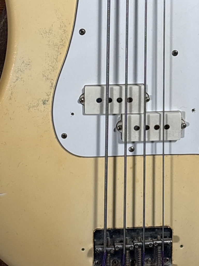 Fender Precision Bass アイボリー 1979 Fender Precision Bass – Starr's Guitars