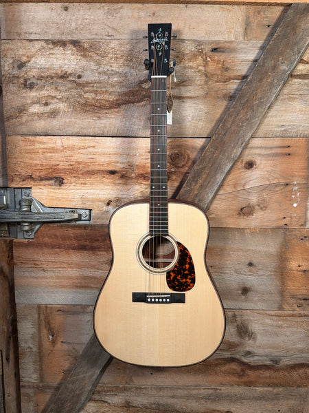 Larrivee D-24MH-V Short Scale