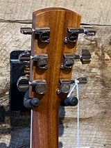Larrivee D-03e